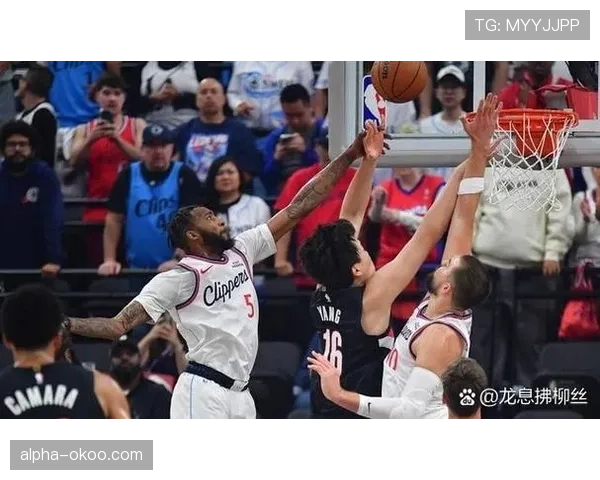 抢篮板犯规判定标准解析，教你区分合理对抗与非法动作